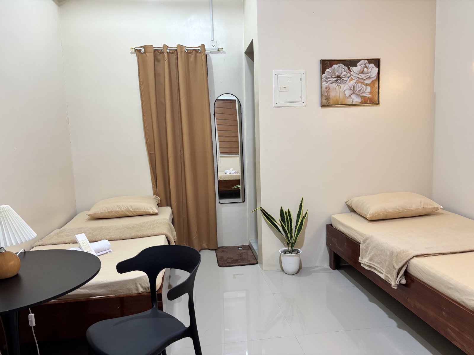 B3 Triple Room